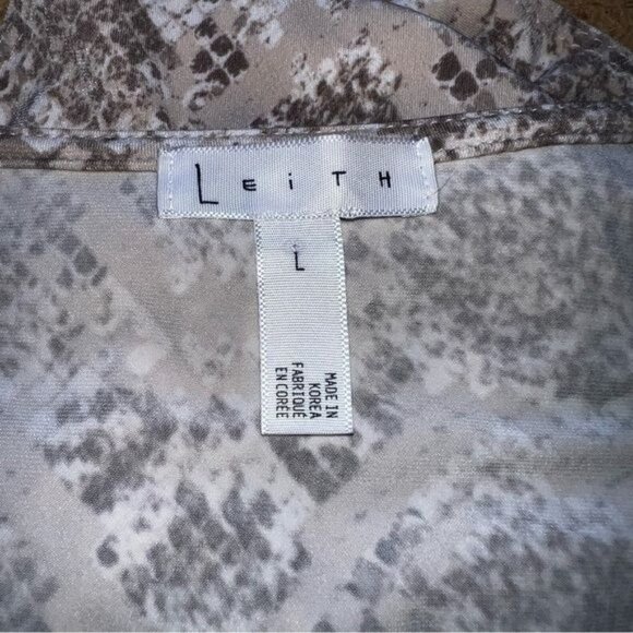 Leith Snake Print Bodysuit Women L Beige Polyester Spandex Stretchy Chic V-Neck - Picture 4 of 8